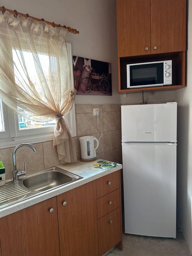 Apartment Alimos Near The Sea Екстериор снимка